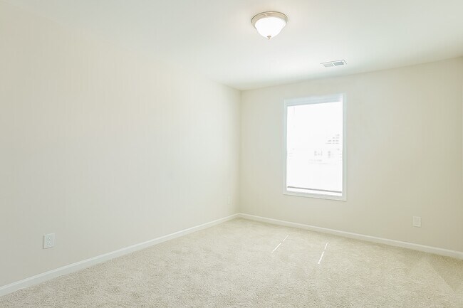 Building Photo - 4065 Thimbleberry Dr