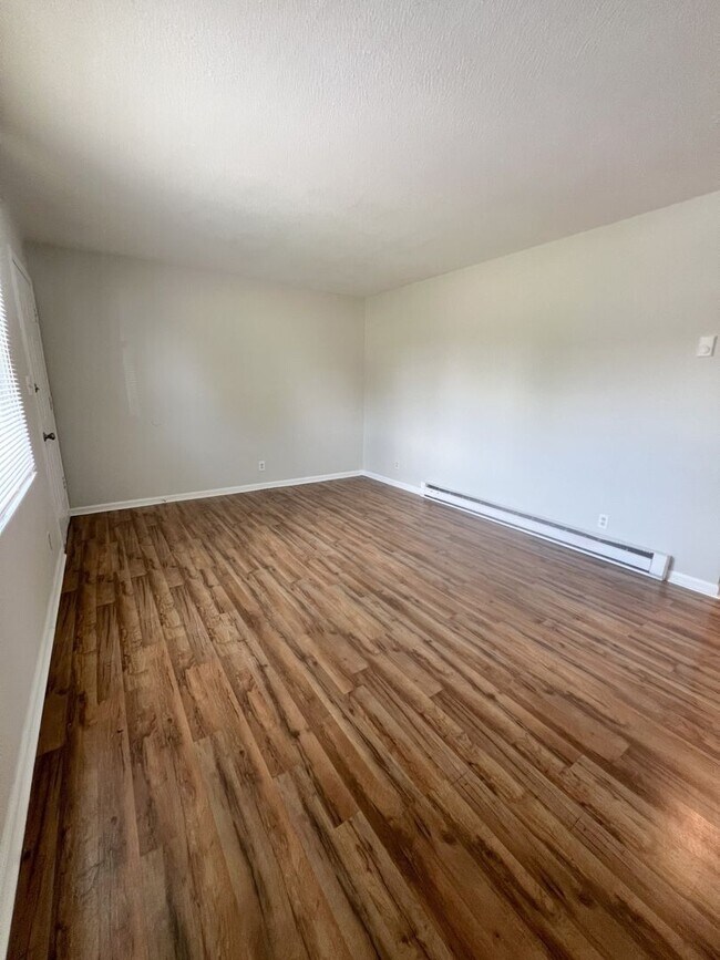 Building Photo - 107 Tandy Dr