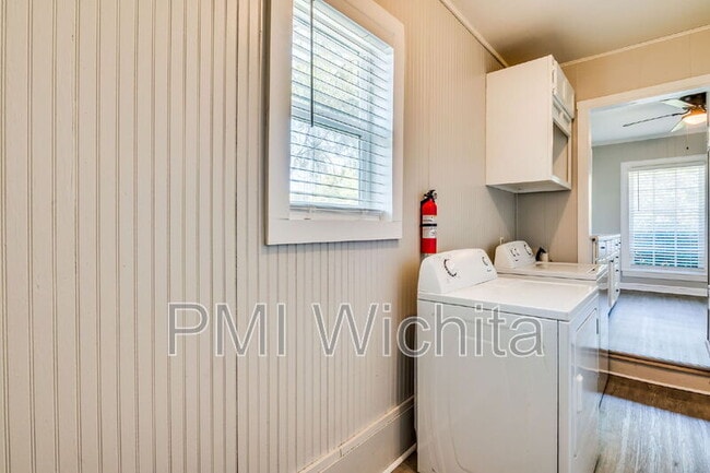 Building Photo - 2156 Santa Fe S