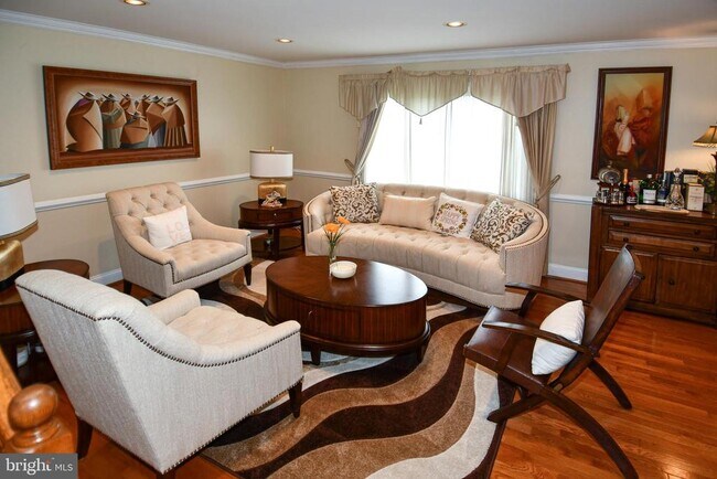 Building Photo - 9401 Hickory View Pl