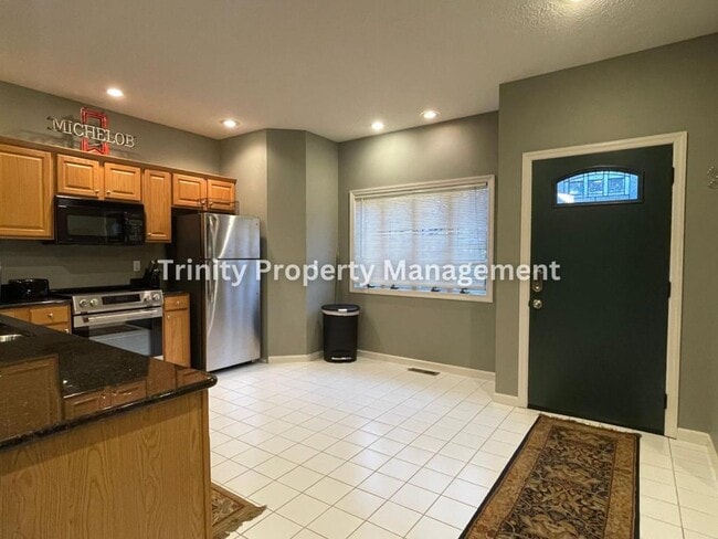 Building Photo - 206 Aaron Smith Dr