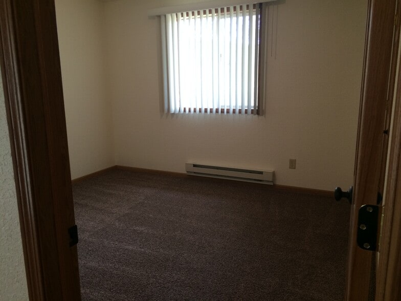 Building Photo - 11377 Executive Ln