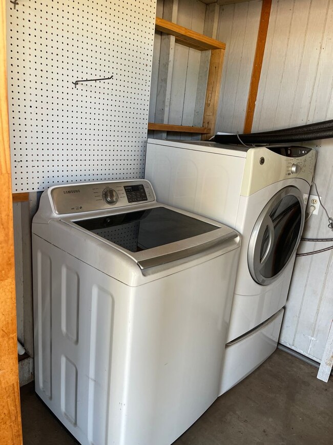 Building Photo - Cozy and convenient, private location, Cot...