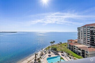 Building Photo - Spacious Waterfront 2/2 condo - Furn. or U...