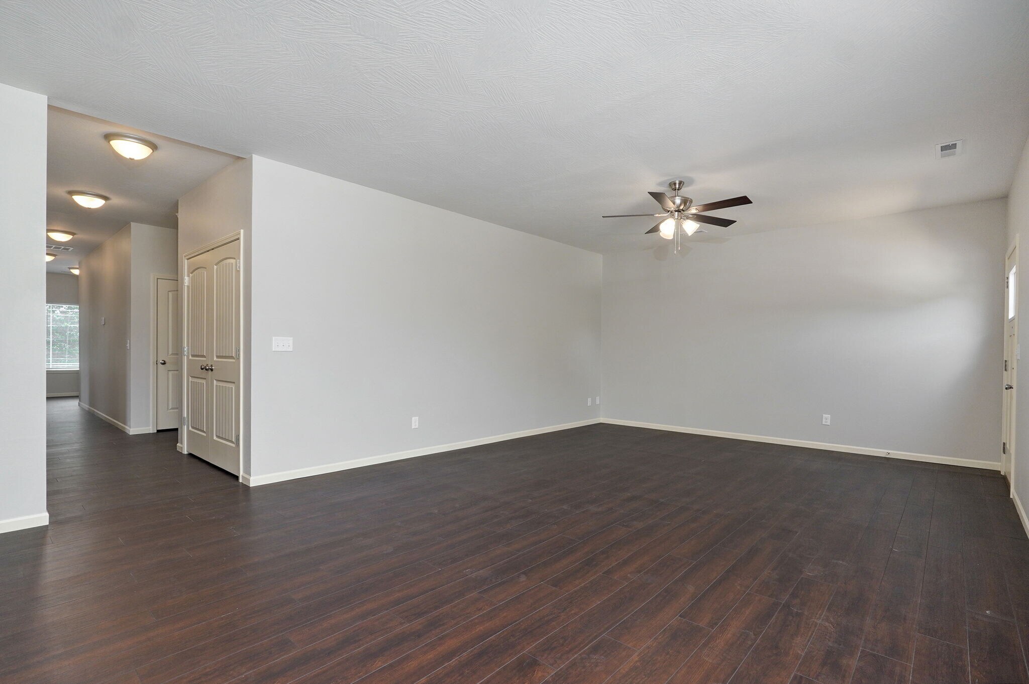 Building Photo - 1345 E Cherry St