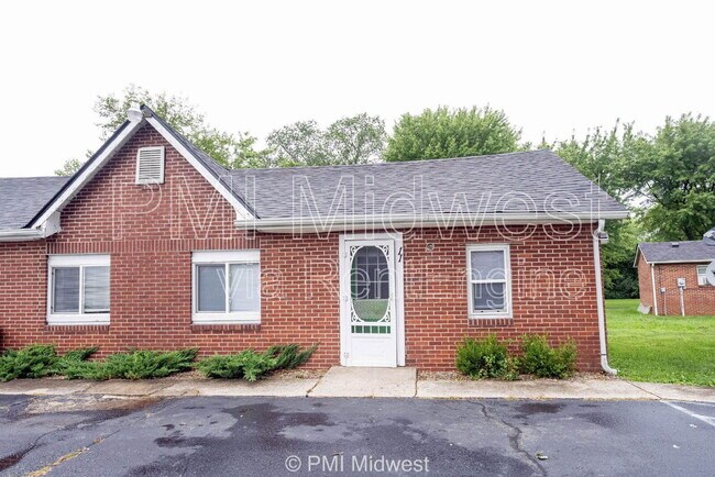 Primary Photo - 2142 U.S. Hwy 40