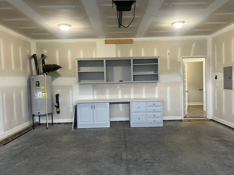 Garage - 620 Ballance Rd
