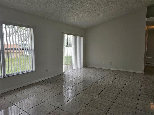 Building Photo - 13345 Pinyon Dr