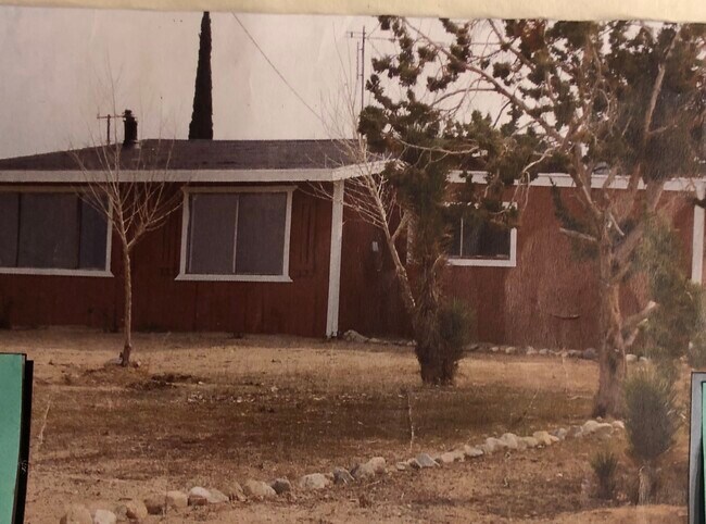 Building Photo - 2121 Fremontia Rd