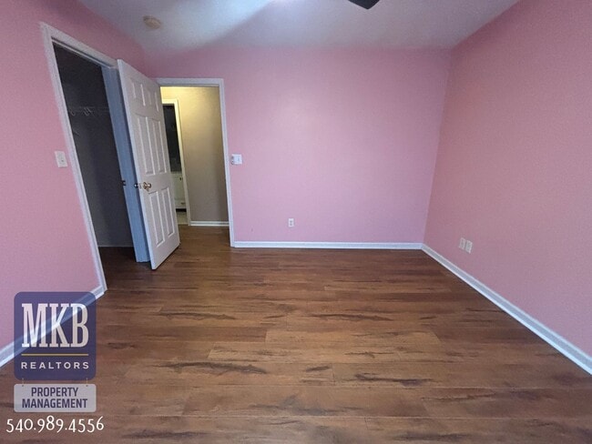 Building Photo - 6423 Westshire Ct