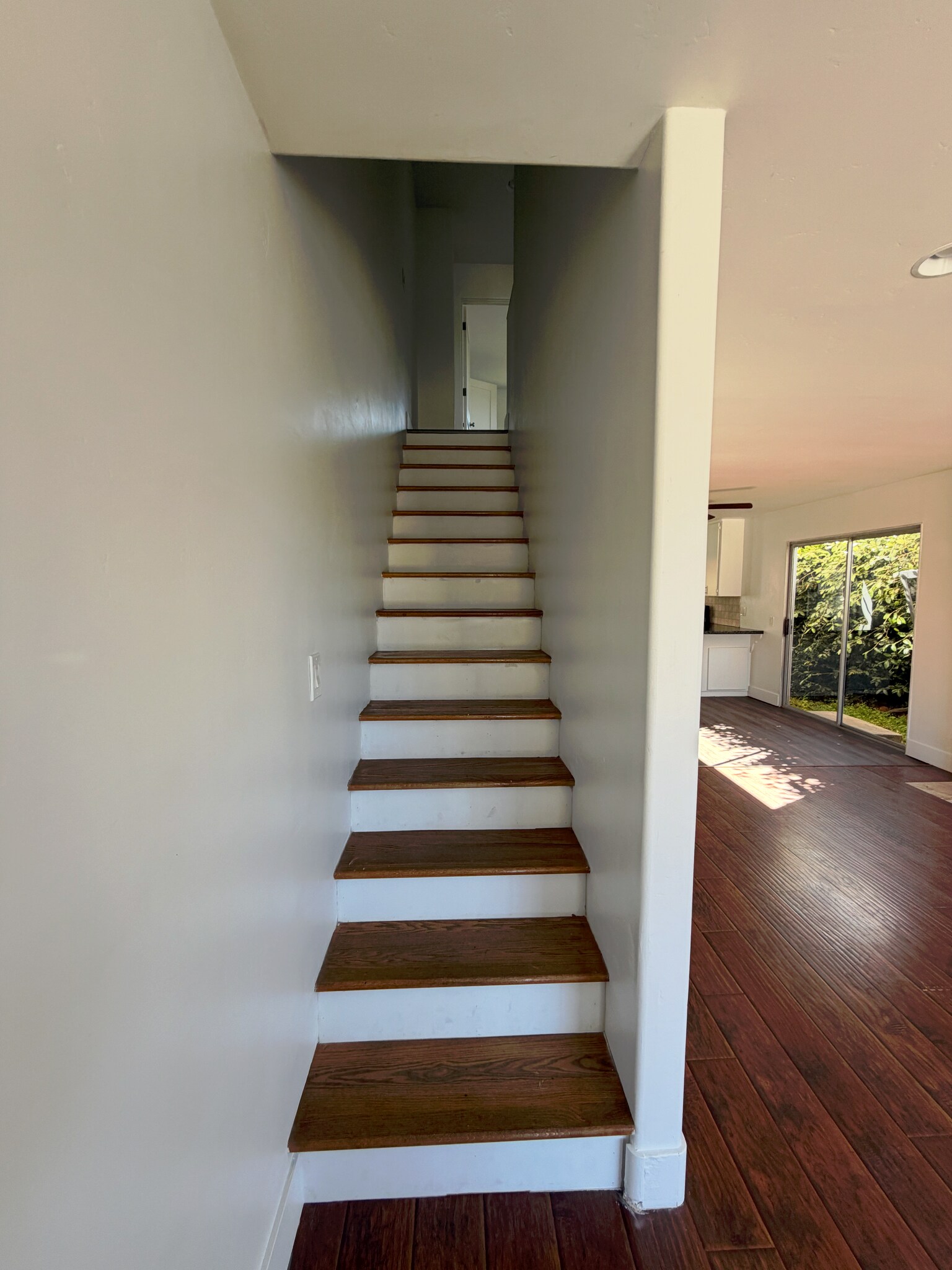 Building Photo - 265 La Veta Ave