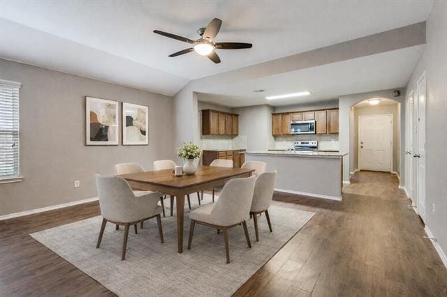 Building Photo - 1100 Cedar Hollow Dr