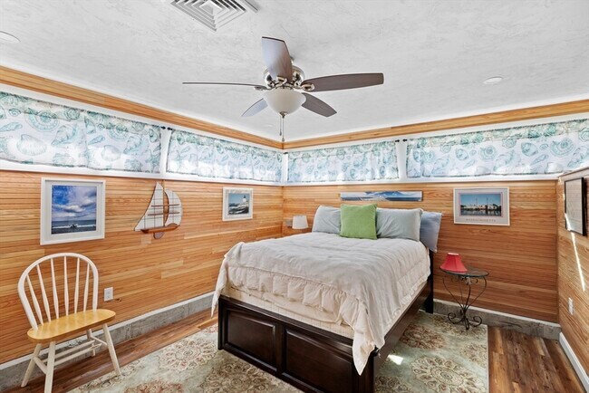Building Photo - 43 Oceanside Dr