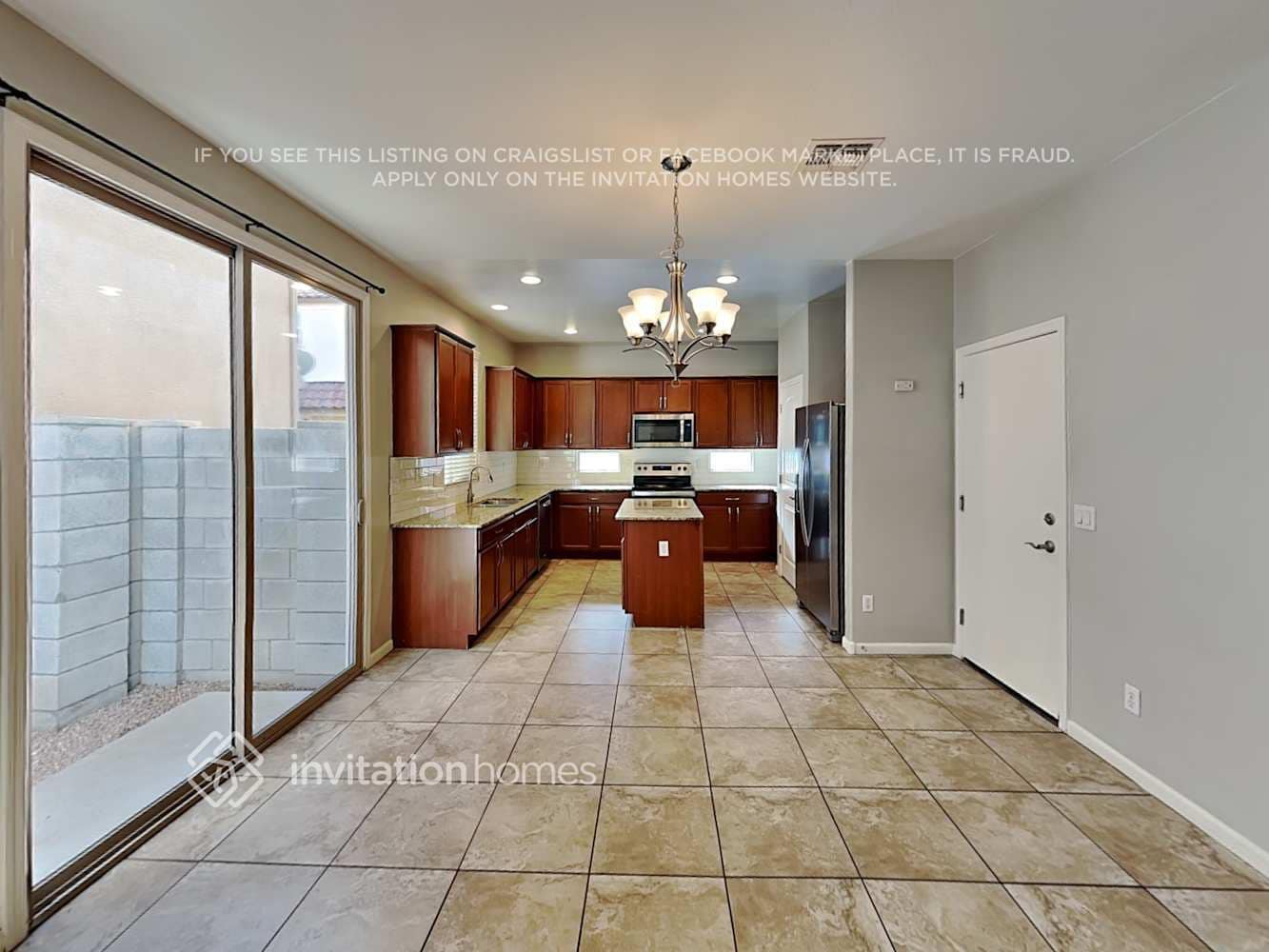 Building Photo - 1409 S Ponderosa Dr