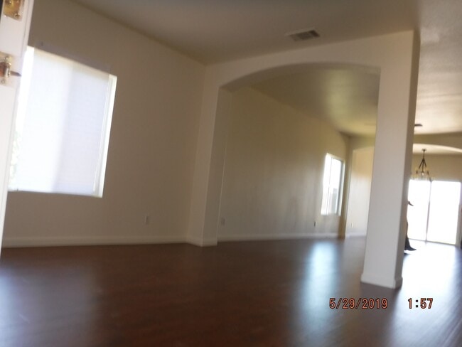 Building Photo - 2175 Roberta Ave