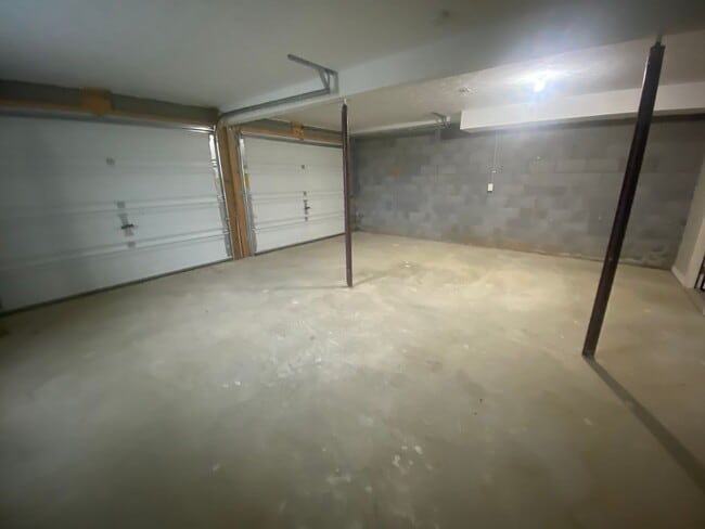 Building Photo - 3 bedroom 2 bath