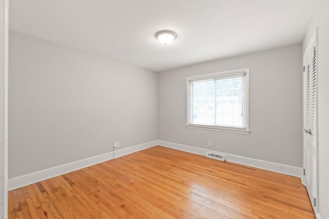 Building Photo - 3 Bedroom Home in South Charlotte