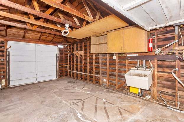 Building Photo - 627 60th St