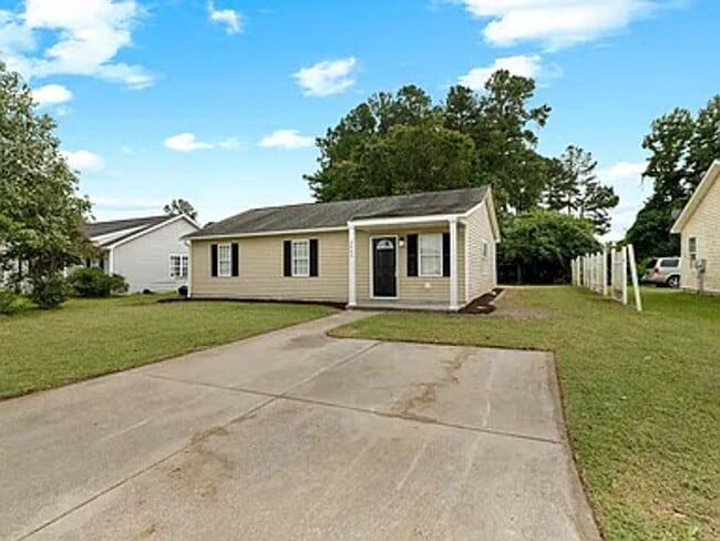 Building Photo - 3 Bedroom House in Flagmarsh Hills