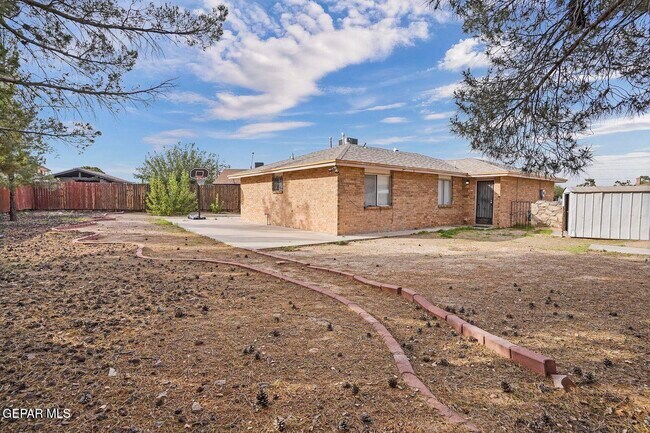 Building Photo - 1821 Ed White Way