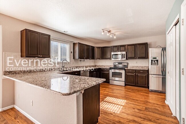 Building Photo - Spacious Home with Fenced Backyard and 2-Car Garage / 4 Bed, 3 Bath  / Voucher Accepted / Coming ...