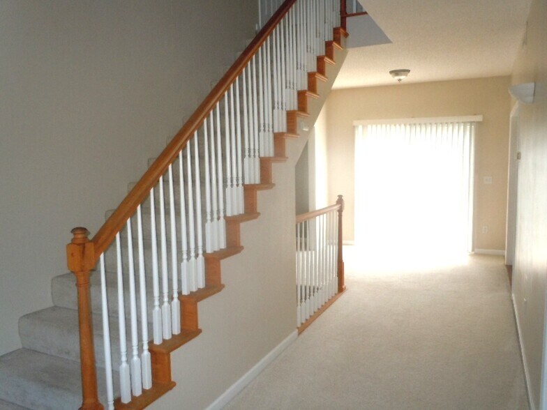 Building Photo - 100 Angel Oak Ct