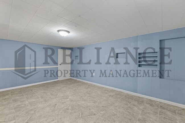 Building Photo - 512 Cindy St