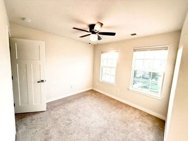 Building Photo - 234 Amber Acorn Ave