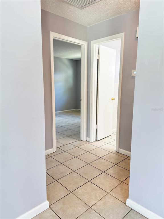 Building Photo - 813 Lake Palms Dr