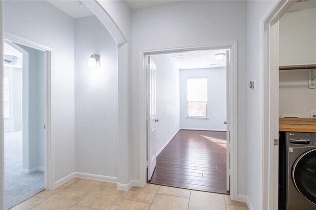 Building Photo - 17523 Quiet Shores Dr