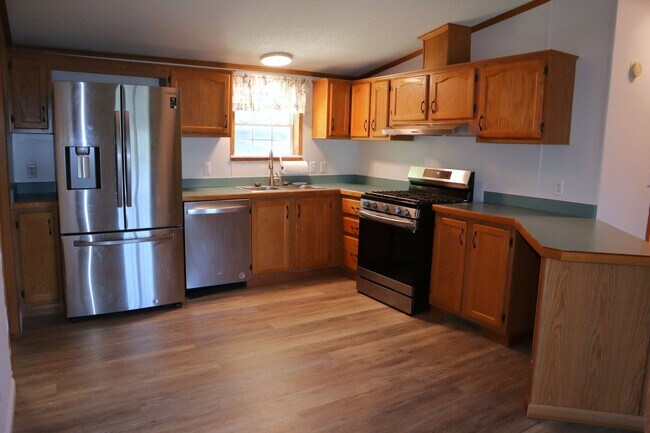 Building Photo - Lovely 3 bedroom, 2 bath home!