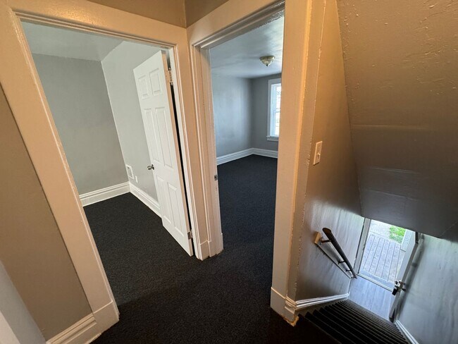 Building Photo - 7321 Woodlawn Ave