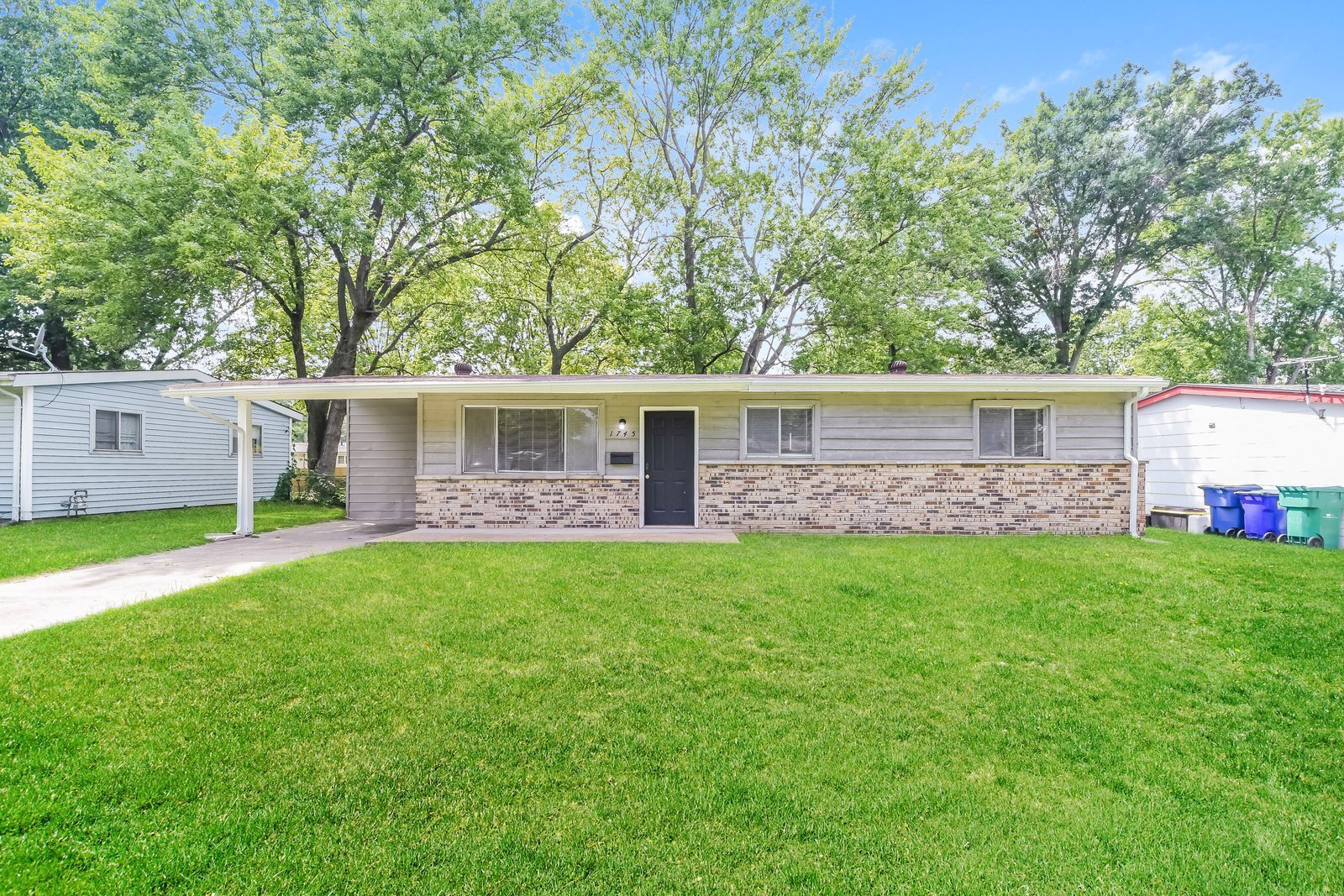 Building Photo - 1745 Kay Dr