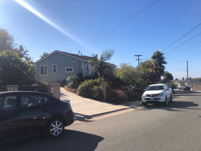 Building Photo - 3055 Comstock St