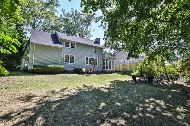 Building Photo - 2856 Elmwood Ave