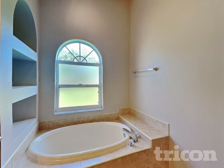 Building Photo - 1614 Sand Hollow Ln