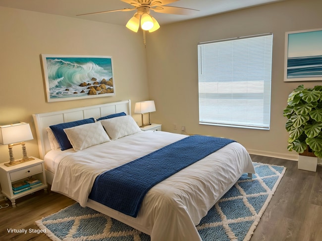 Building Photo - Freshly painted interior and BRAND NEW LVP...