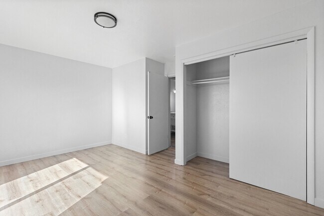 Building Photo - 2250 Billings St