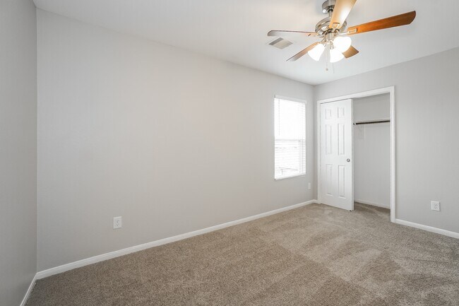 Building Photo - 16042 Belleshire Ln