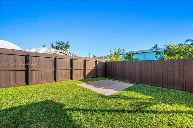 Building Photo - 3855 SW 87th Pl