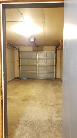 Building Photo - 1008 Dano Cir