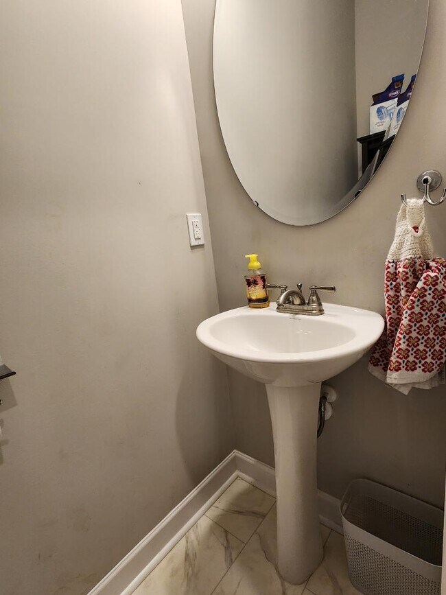 Building Photo - 111 Clearwater Harbor