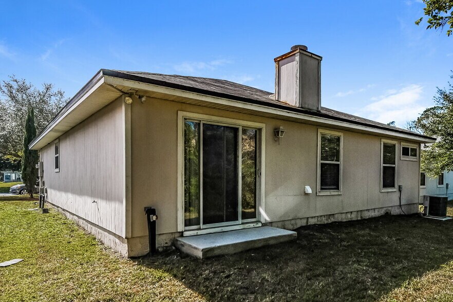 Building Photo - 1041 Cherry Point Way