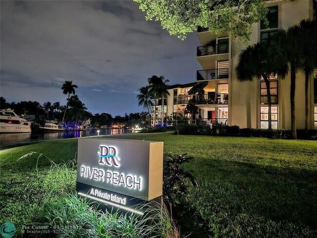 Primary Photo - 1350 River Reach Dr
