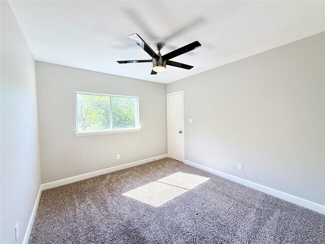 Building Photo - 12952 Dionysus Dr