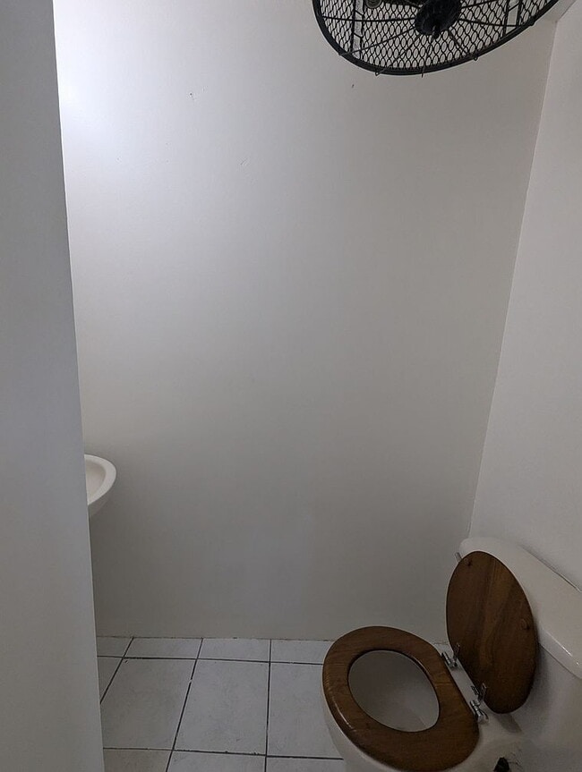 Building Photo - Single Family Home