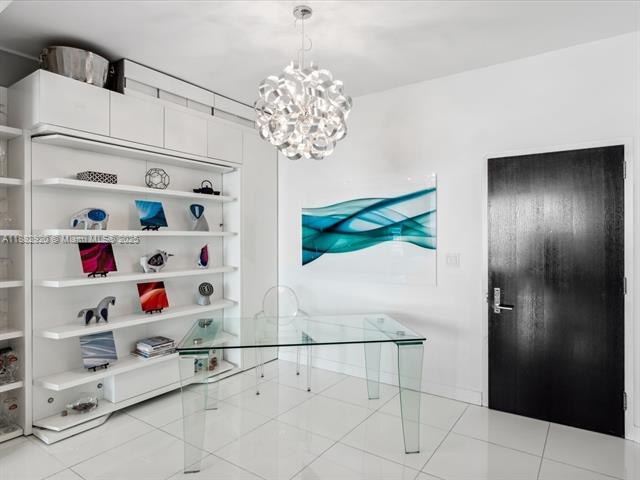 Building Photo - 900 Biscayne