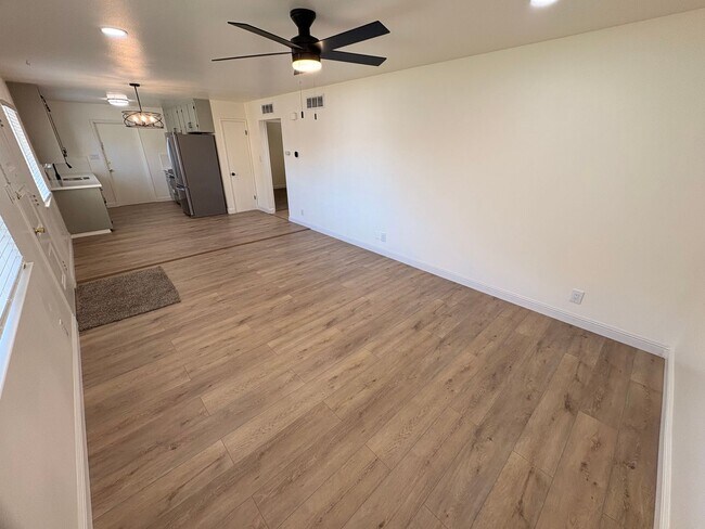 Building Photo - 0817