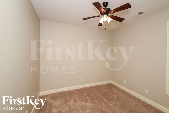 Building Photo - 152 Willow View Lane