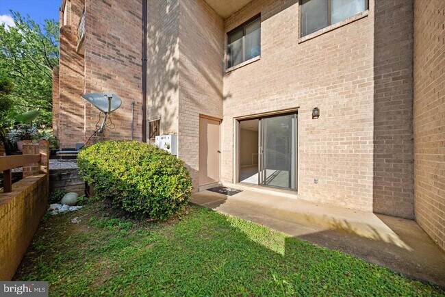 Building Photo - 3895 Steppes Ct